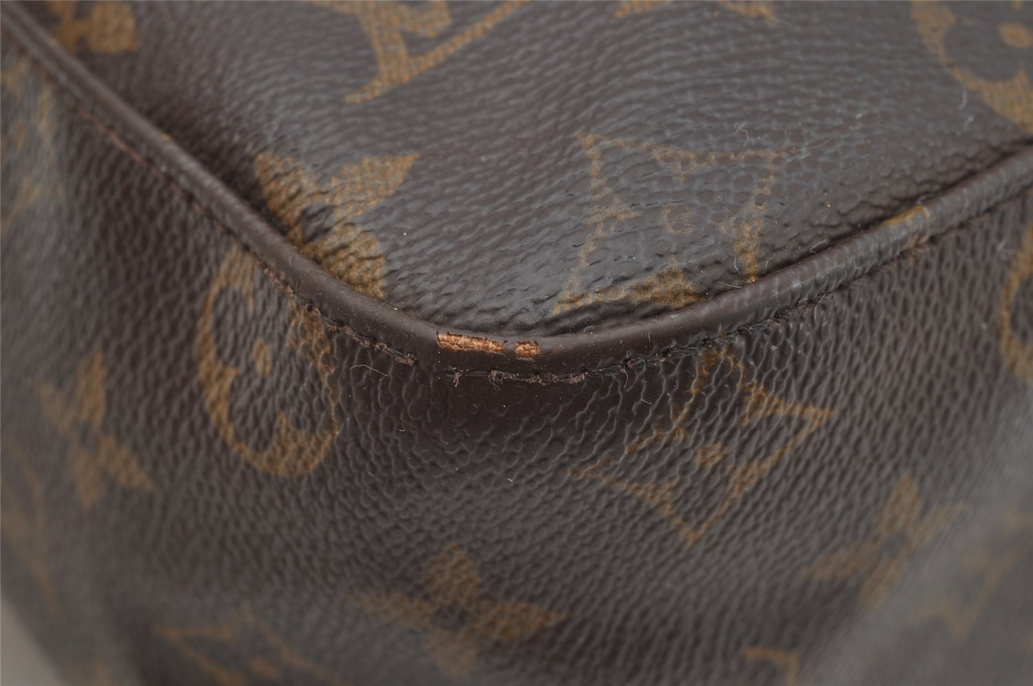 Authentic Louis Vuitton Monogram Looping GM Shoulder Bag M51145 LV 9736I