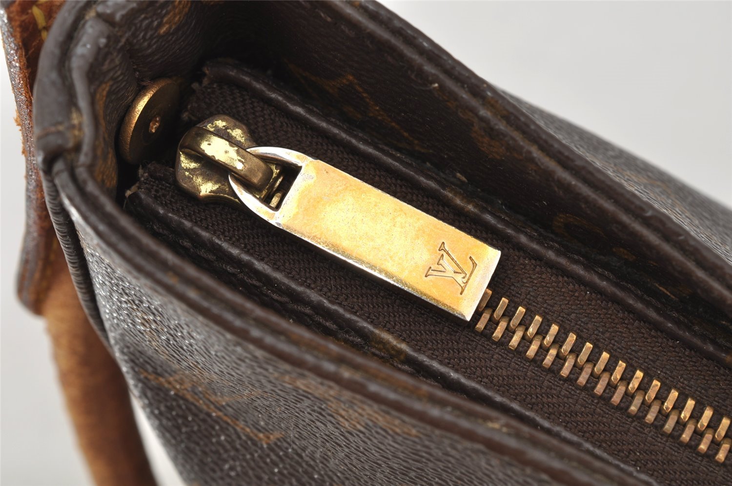 Authentic Louis Vuitton Monogram Looping GM Shoulder Bag M51145 LV 9736I