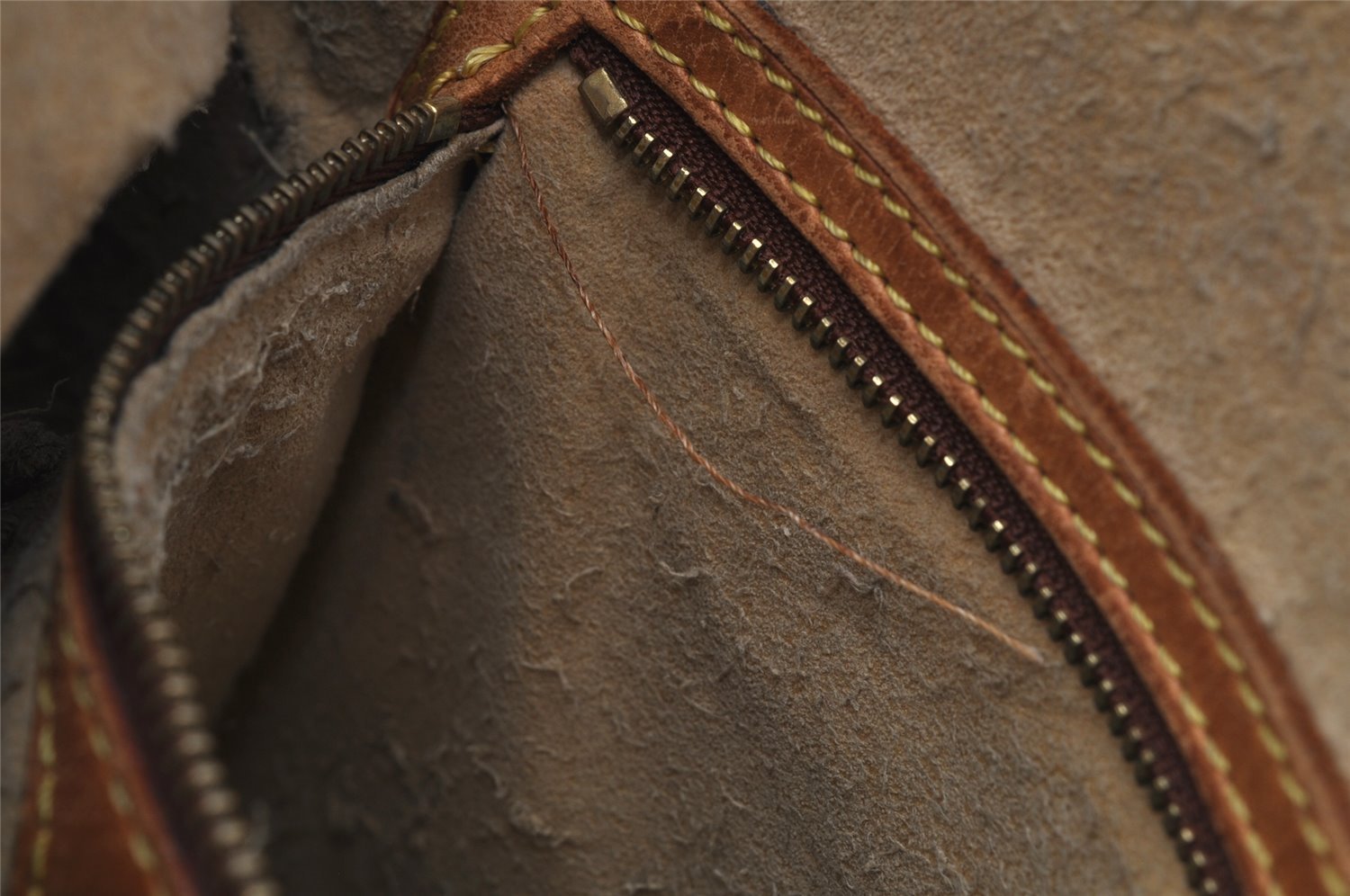 Authentic Louis Vuitton Monogram Looping GM Shoulder Bag M51145 LV 9736I