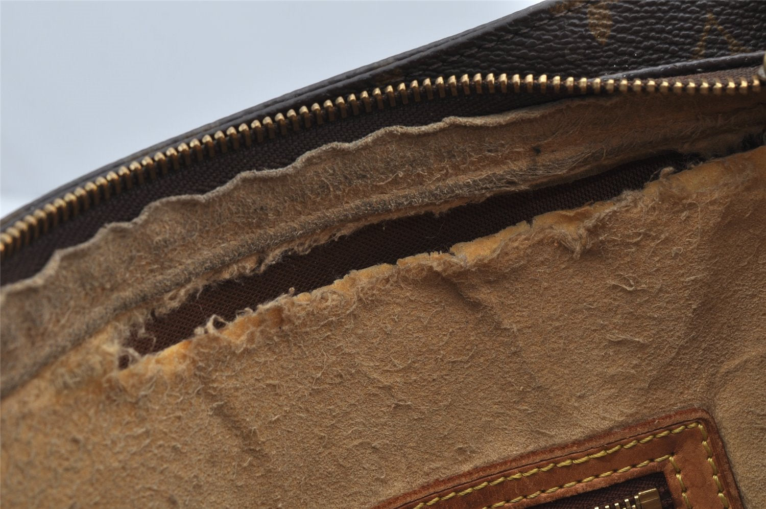 Authentic Louis Vuitton Monogram Looping GM Shoulder Bag M51145 LV 9736I