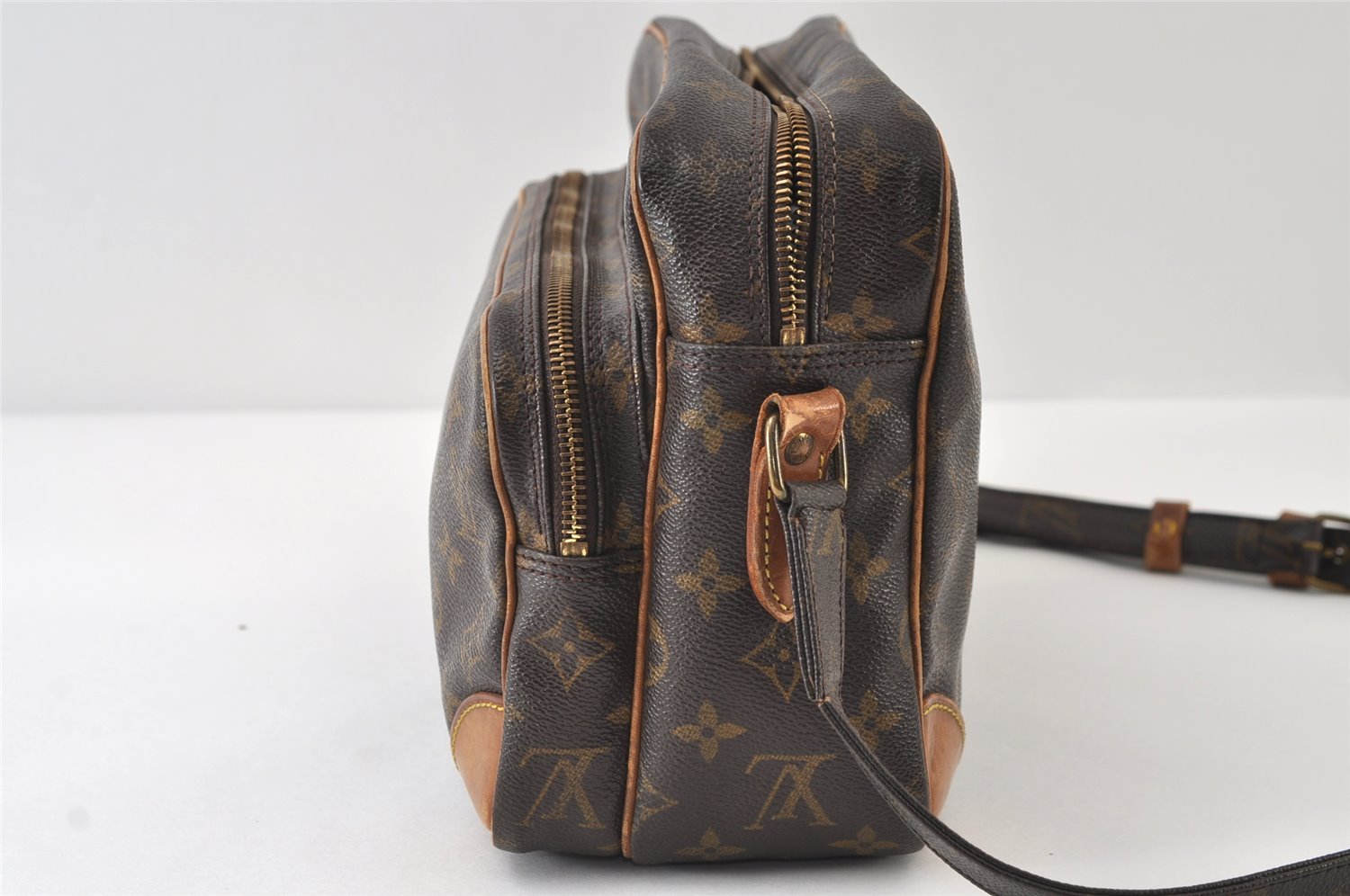 Authentic Louis Vuitton Monogram Nile Shoulder Cross Body Bag M45244 Junk 9744I