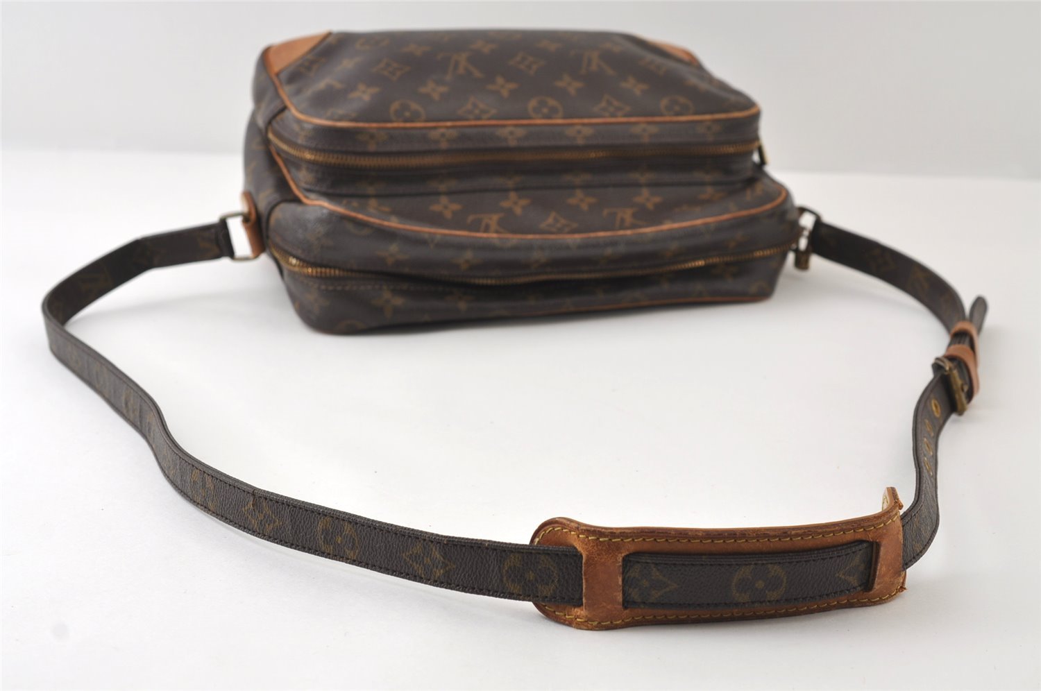 Authentic Louis Vuitton Monogram Nile Shoulder Cross Body Bag M45244 Junk 9744I