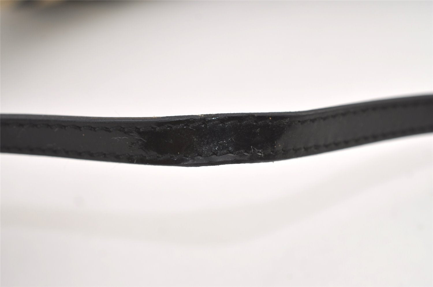 Authentic GUCCI Vintage Shoulder Hand Bag Purse Spangle Enamel Black White 9746J