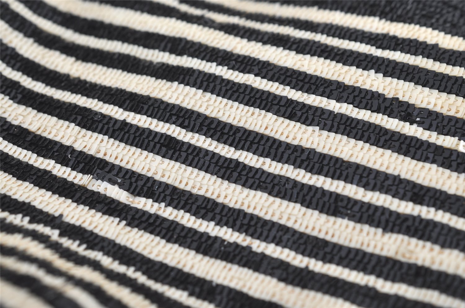 Authentic GUCCI Vintage Shoulder Hand Bag Purse Spangle Enamel Black White 9746J