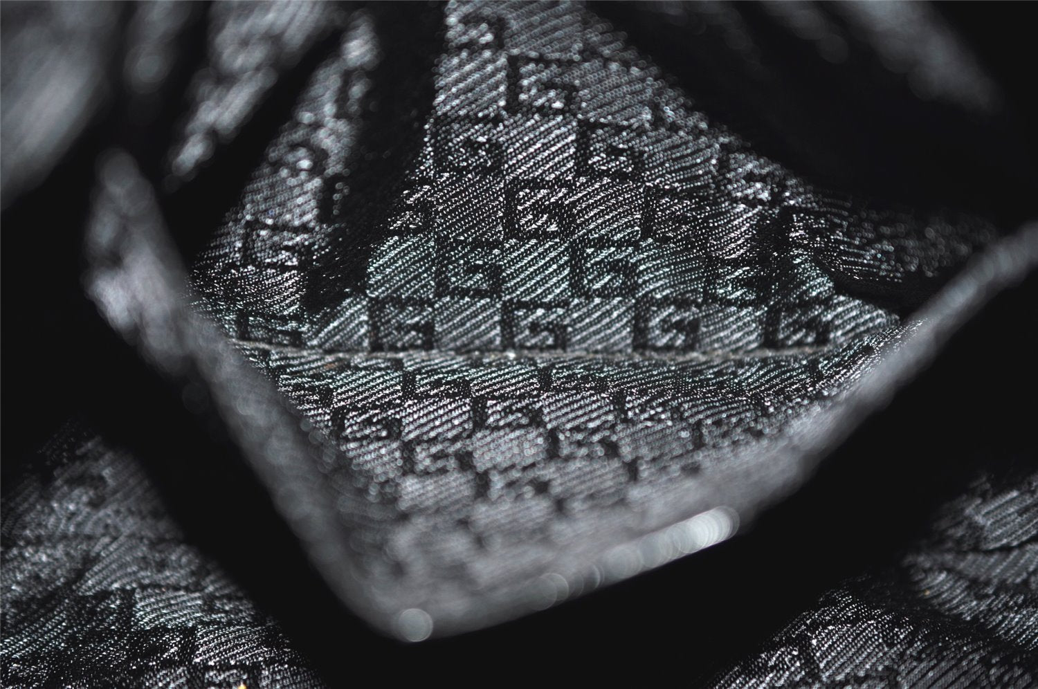 Authentic GUCCI Vintage Shoulder Hand Bag Purse Spangle Enamel Black White 9746J