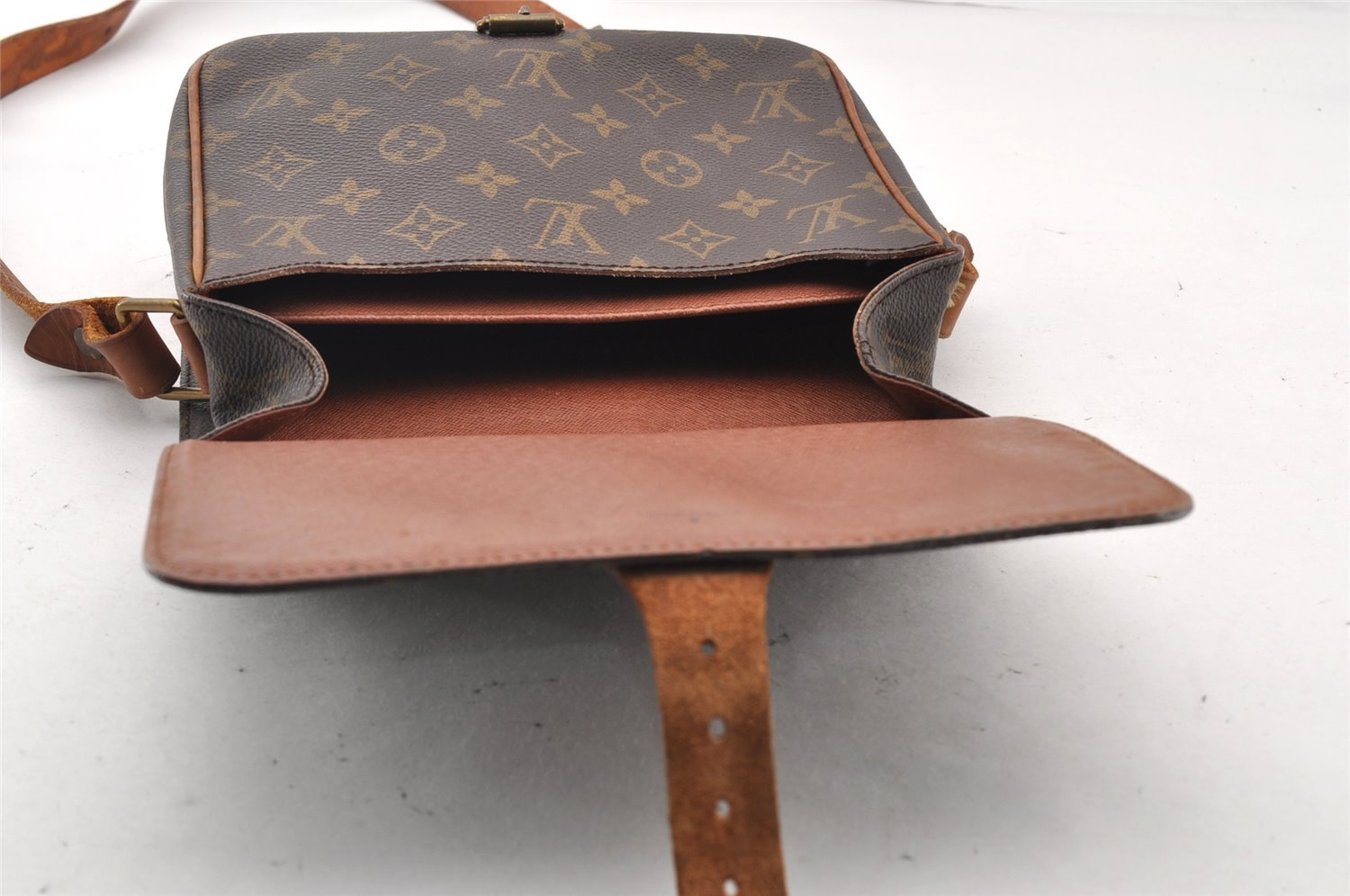 Authentic Louis Vuitton Monogram Cartouchiere MM M51253 Shoulder Cross Bag 9747I