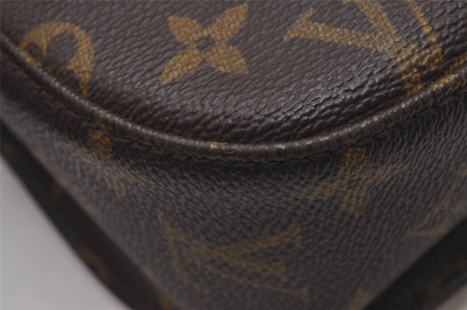 Authentic Louis Vuitton Monogram Saint Cloud GM M51242 Shoulder Cross Bag 9750I