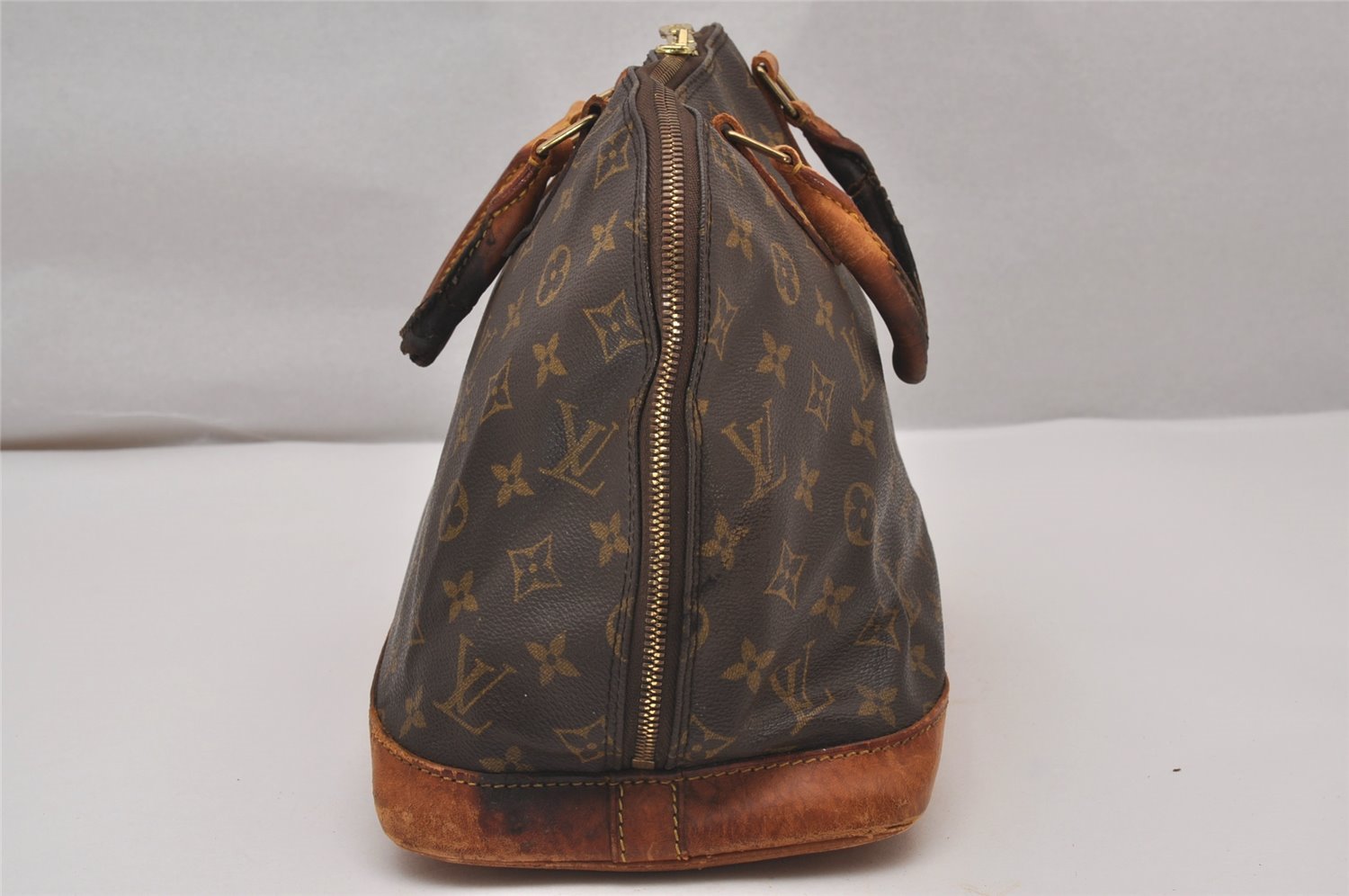 Authentic Louis Vuitton Monogram Alma Hand Bag Purse M51130 LV 9756I