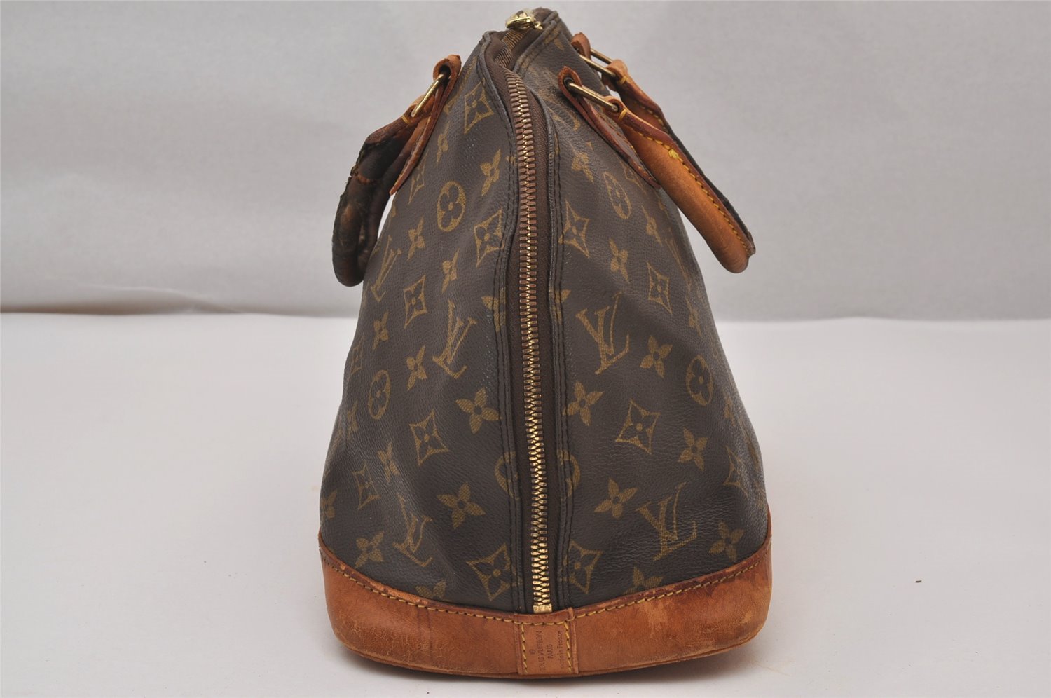Authentic Louis Vuitton Monogram Alma Hand Bag Purse M51130 LV 9756I