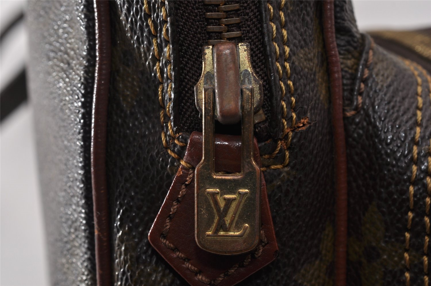 Authentic Louis Vuitton Monogram Amazone Shoulder Cross Body Bag Old Model 9765I