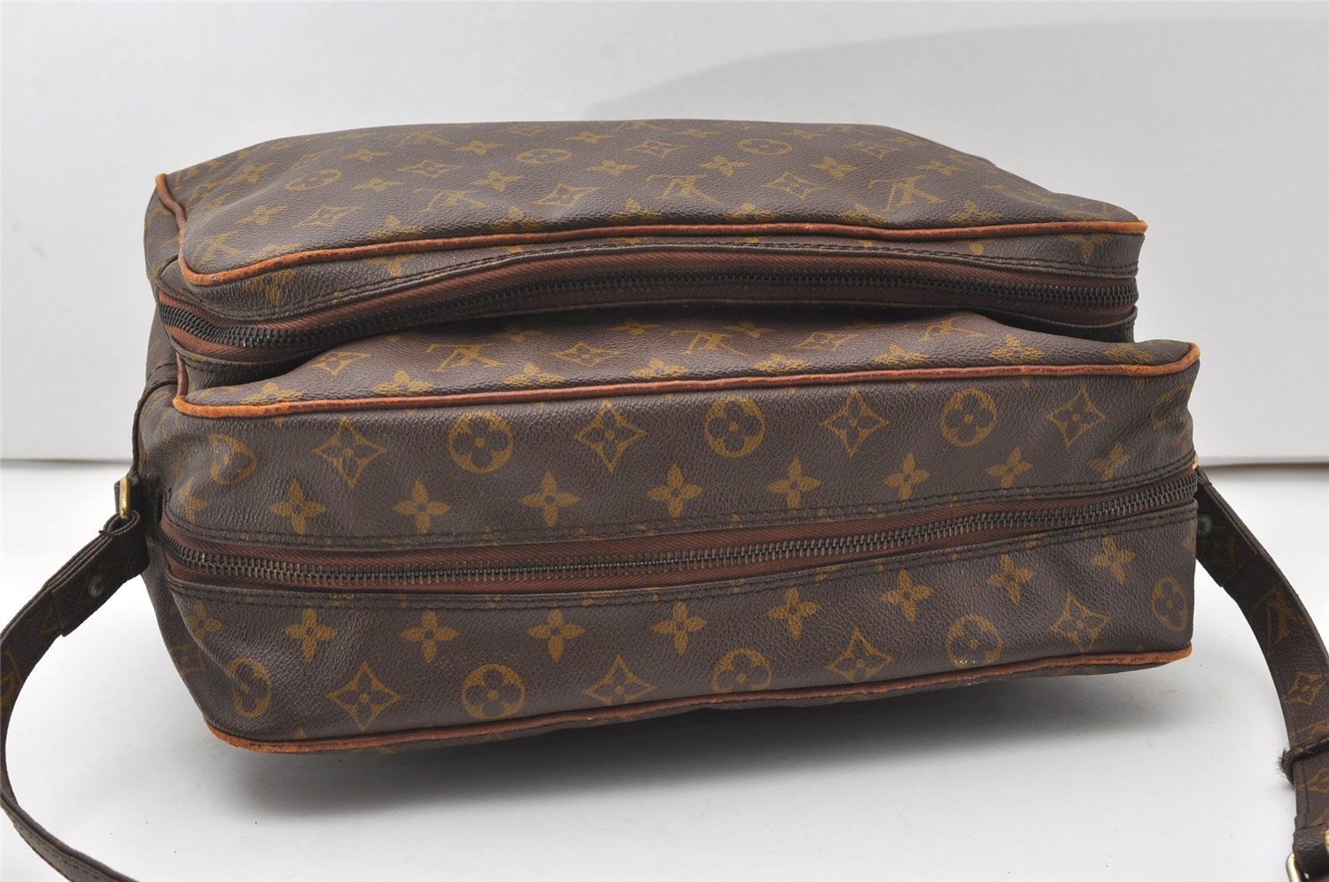 Authentic Louis Vuitton Monogram Nile 34 Shoulder Cross Body Bag Old Model 9766I