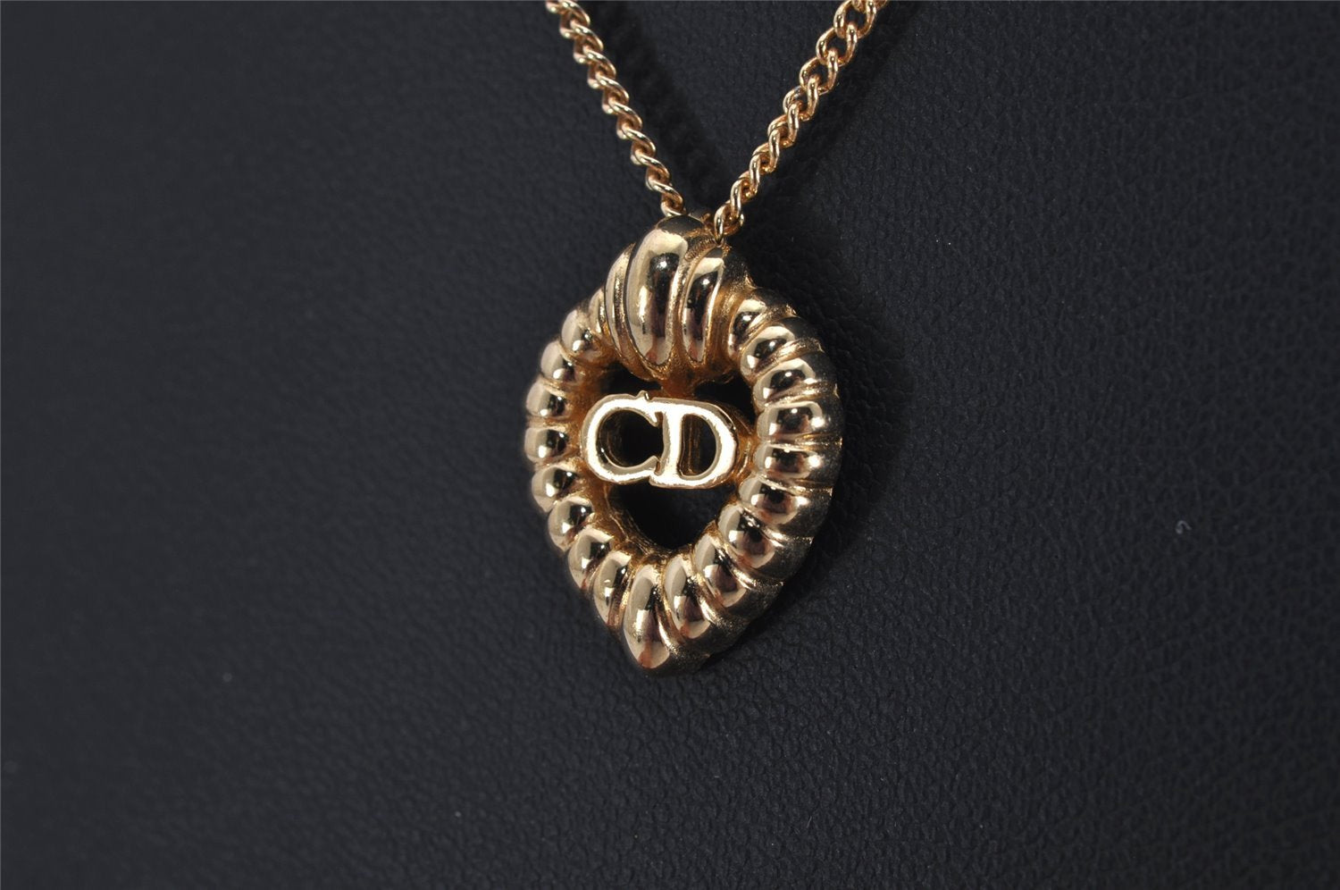 Authentic Christian Dior Gold Tone Chain Pendant Necklace CD 9767J