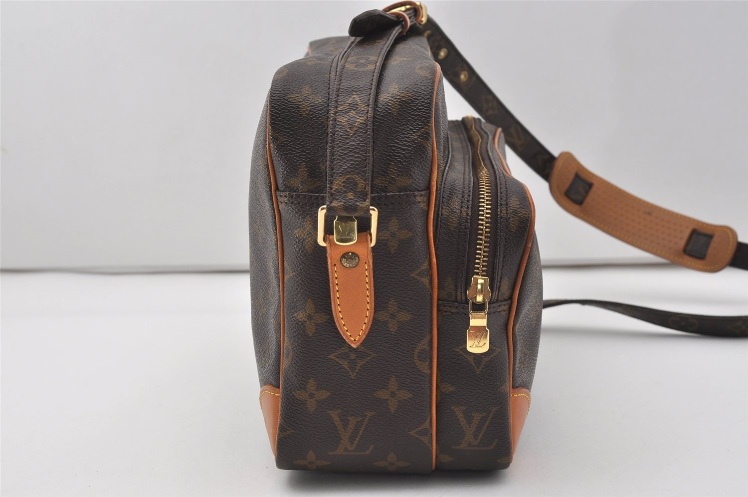 Authentic Louis Vuitton Monogram Nile Shoulder Cross Body Bag M45244 LV 9778I
