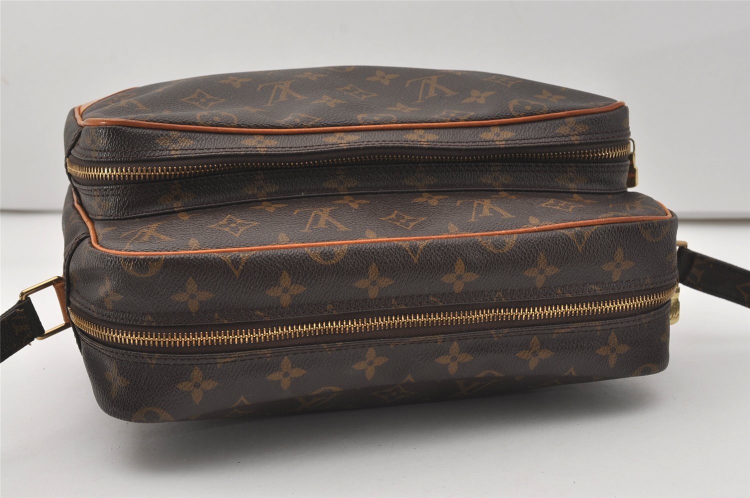 Authentic Louis Vuitton Monogram Nile Shoulder Cross Body Bag M45244 LV 9778I