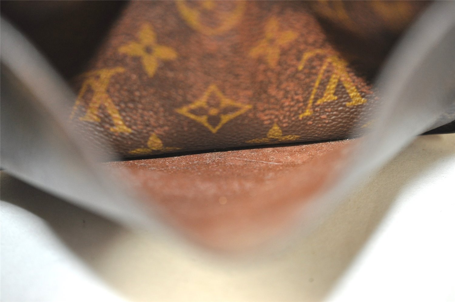 Authentic Louis Vuitton Monogram Saint Cloud MM M51243 Shoulder Cross Bag 9783I