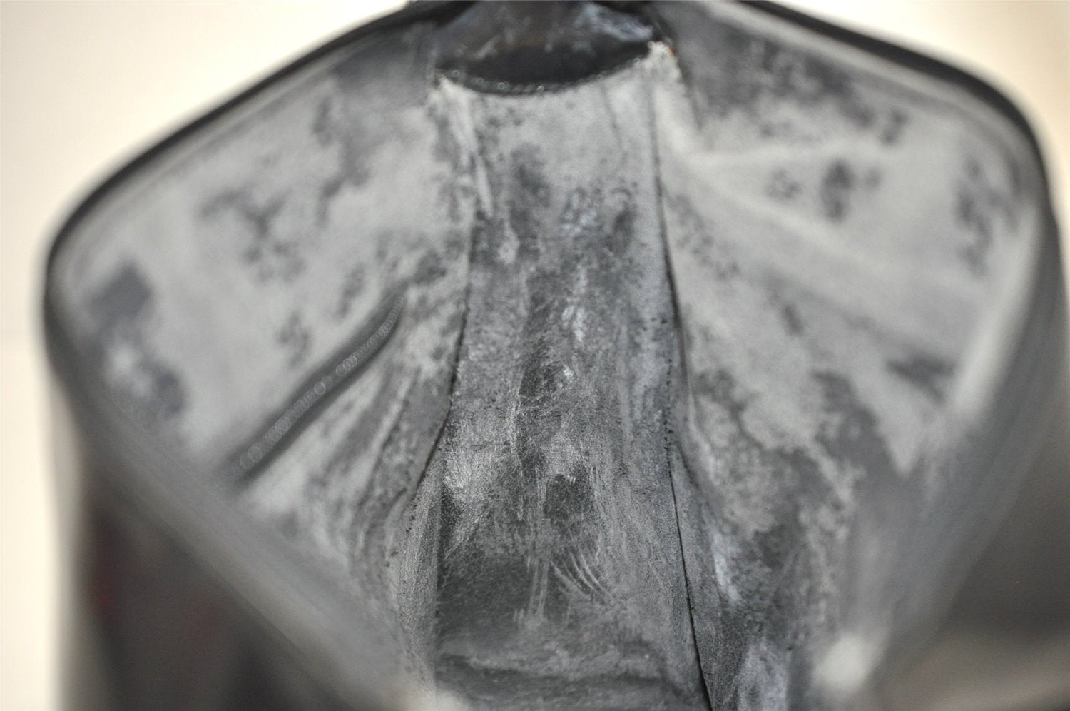 Authentic GUCCI Vintage Shoulder Hand Bag Purse Enamel Black Junk 9783J