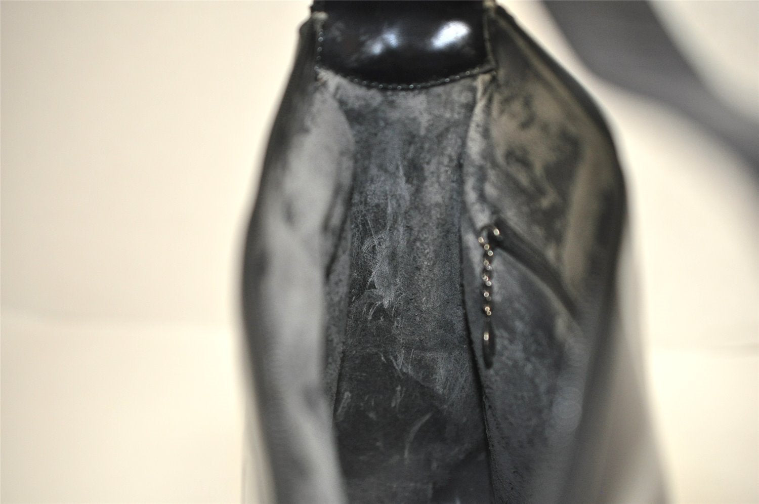 Authentic GUCCI Vintage Shoulder Hand Bag Purse Enamel Black Junk 9783J