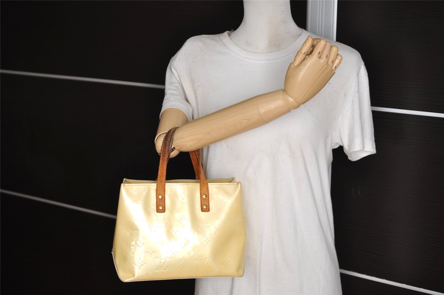 Authentic Louis Vuitton Vernis Reade PM Hand Bag Yellow M91145 LV 9787I