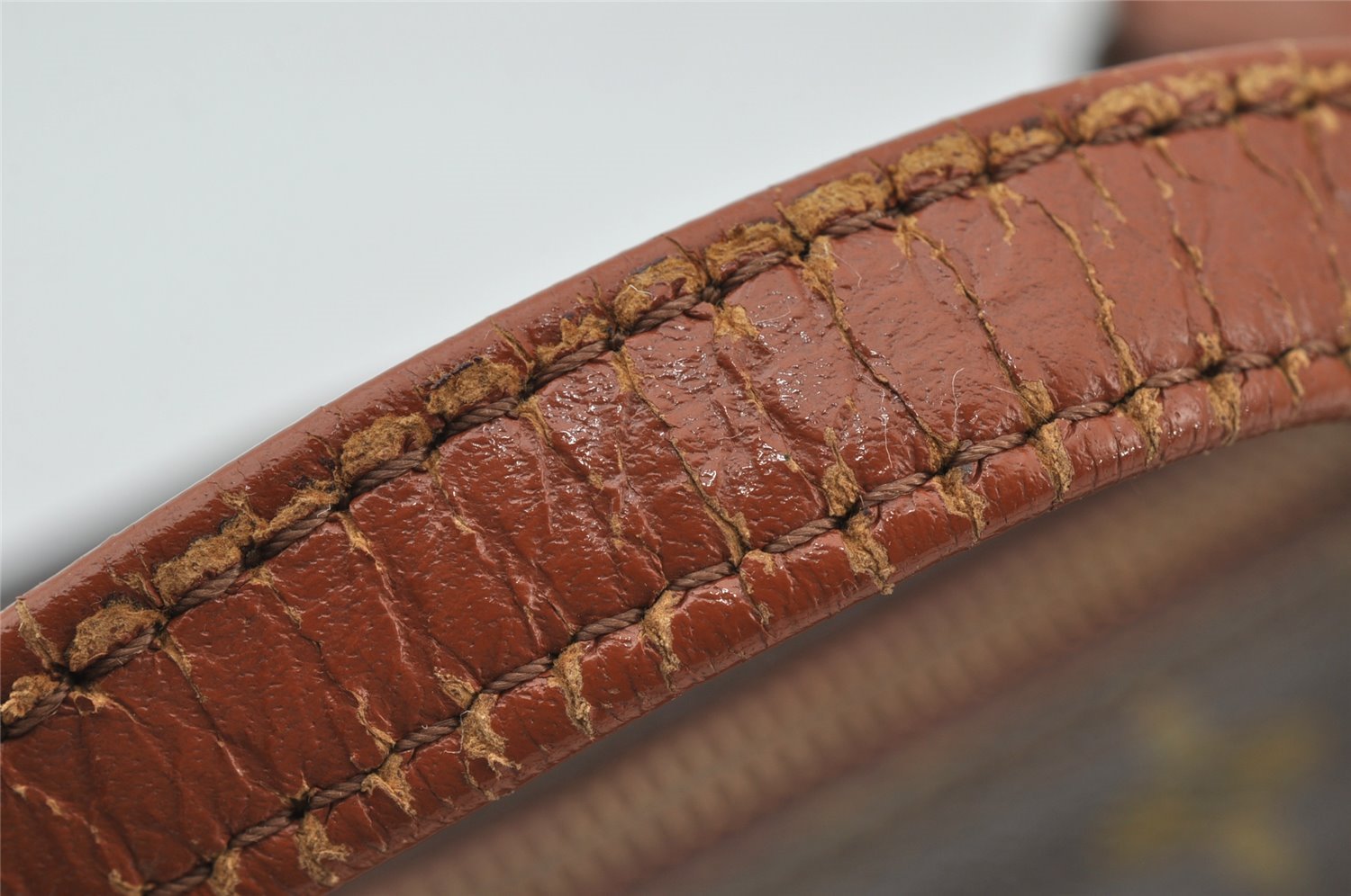 Authentic Louis Vuitton Monogram Papillon 30 Hand Bag Old Model LV 9797I