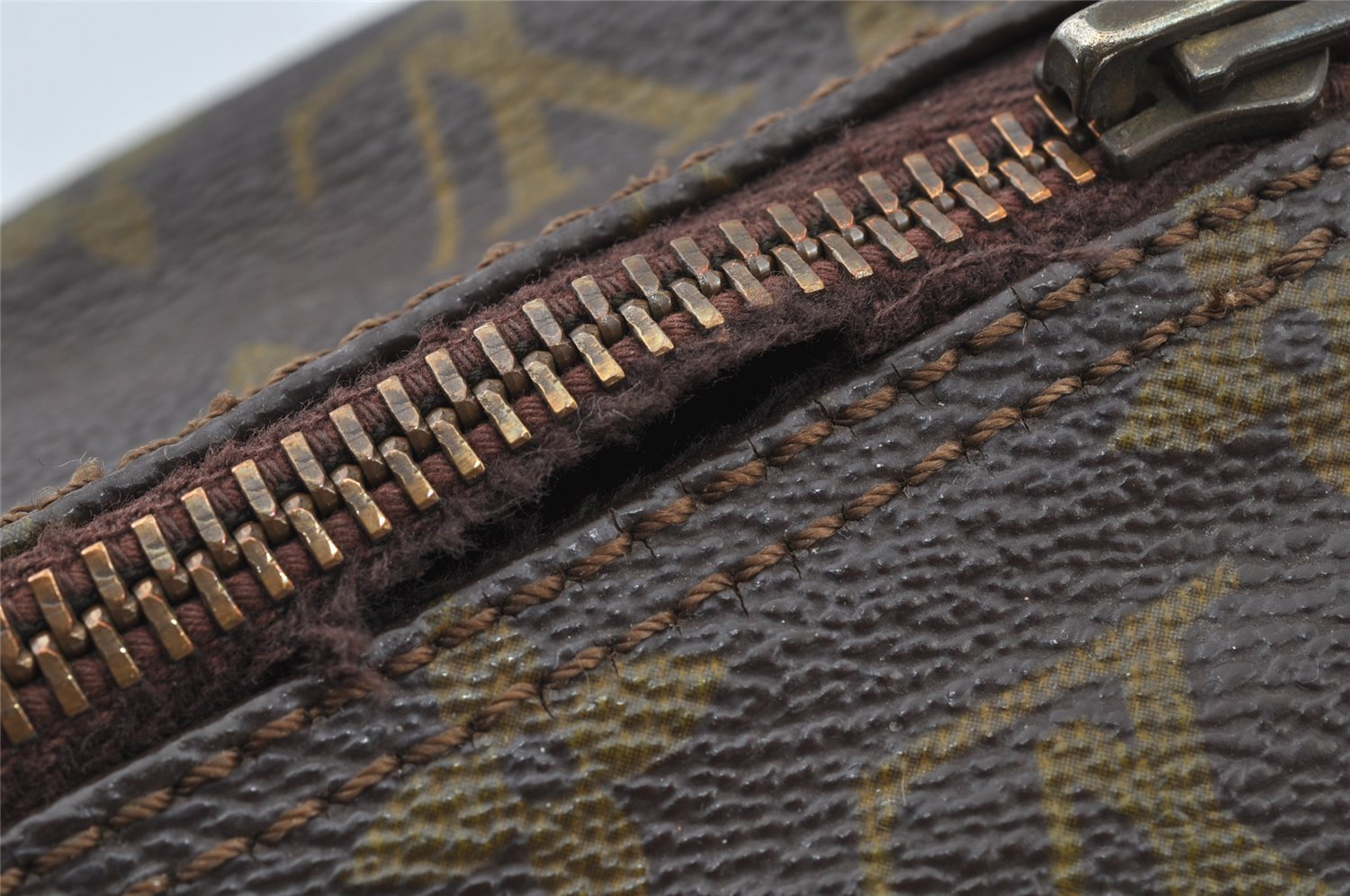 Authentic Louis Vuitton Monogram Papillon 30 Hand Bag Old Model LV 9797I