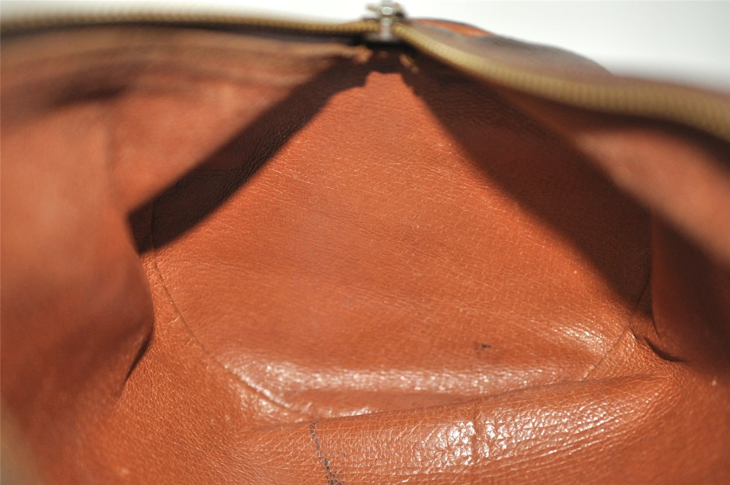 Authentic Louis Vuitton Monogram Papillon 30 Hand Bag Old Model LV 9797I