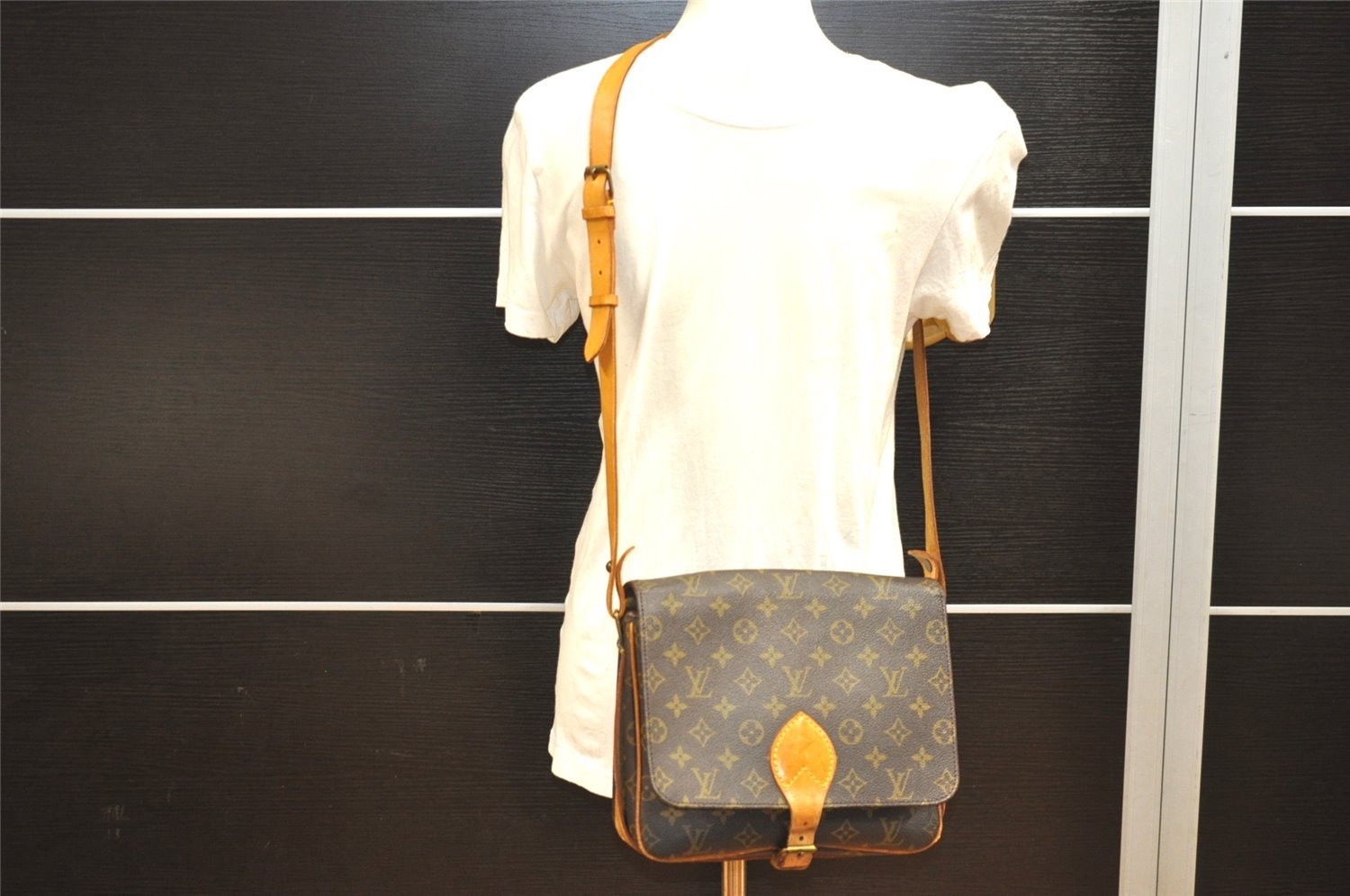 Authentic Louis Vuitton Monogram Cartouchiere GM M51252 Shoulder Cross Bag 9811I