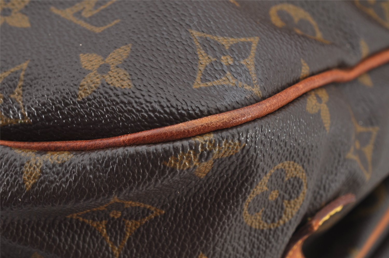 Authentic Louis Vuitton Monogram Saumur 35 Shoulder Cross Bag M42254 LV 9811J