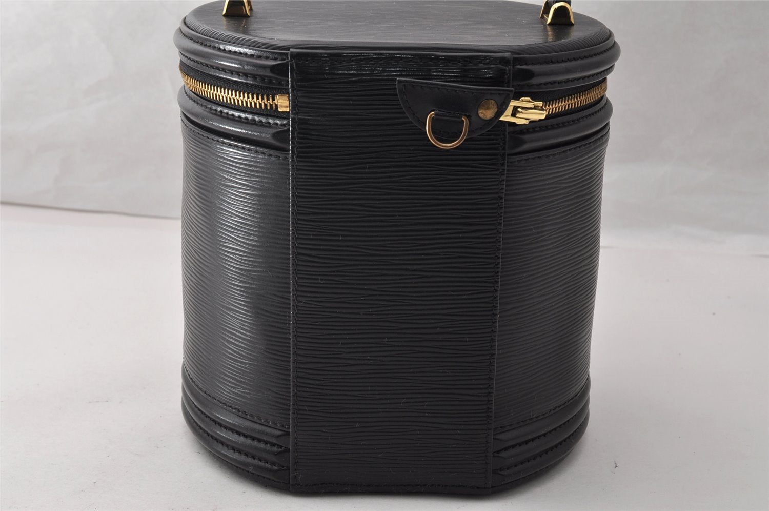 Authentic Louis Vuitton Epi Cannes Cosmetic Hand Bag Purse Black M48032 LV 9813I