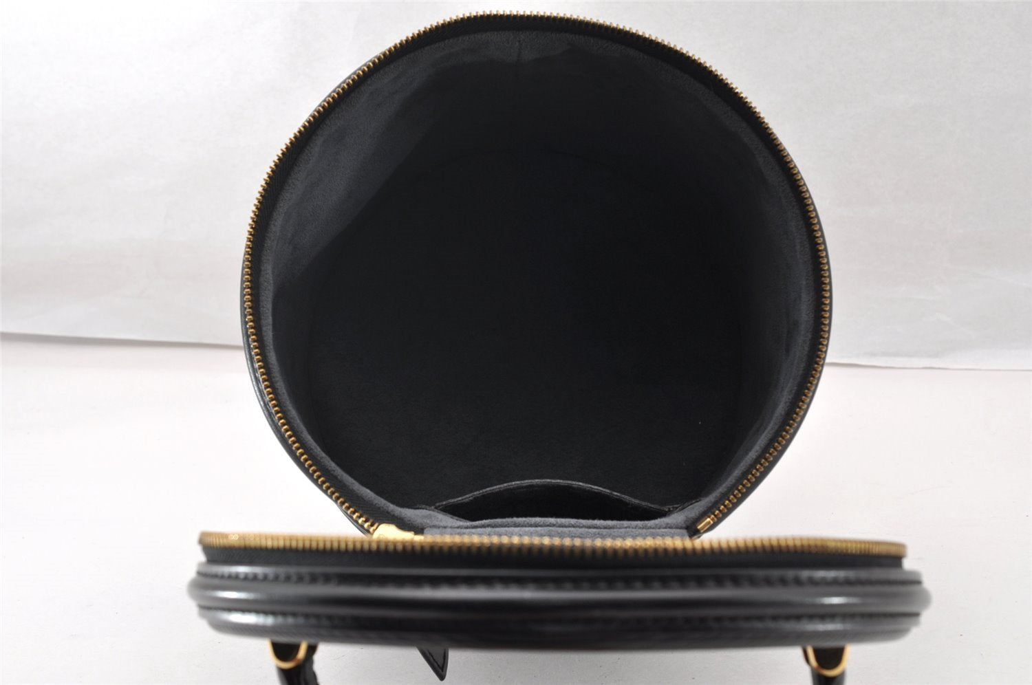 Authentic Louis Vuitton Epi Cannes Cosmetic Hand Bag Purse Black M48032 LV 9813I