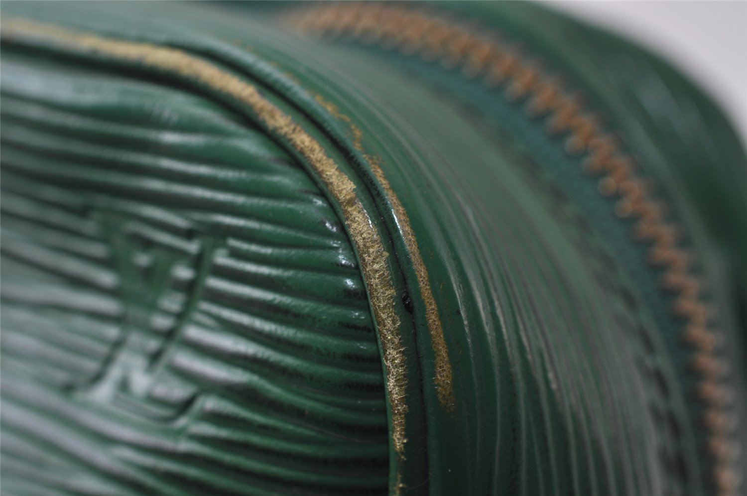 Auth Louis Vuitton Epi Trocadero 27 Shoulder Cross Bag Green M52304 LV 9817I