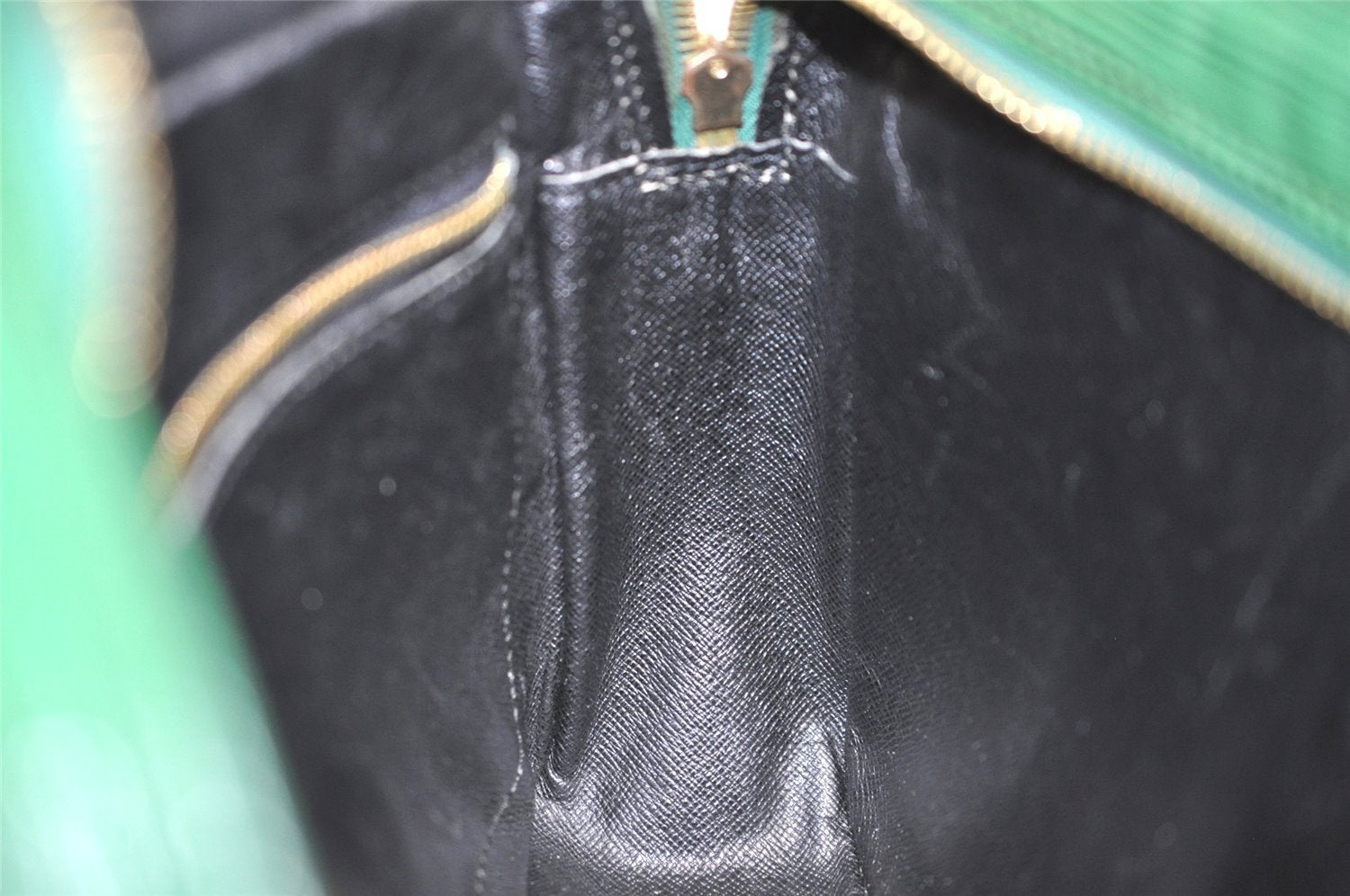 Auth Louis Vuitton Epi Trocadero 27 Shoulder Cross Bag Green M52304 LV 9817I