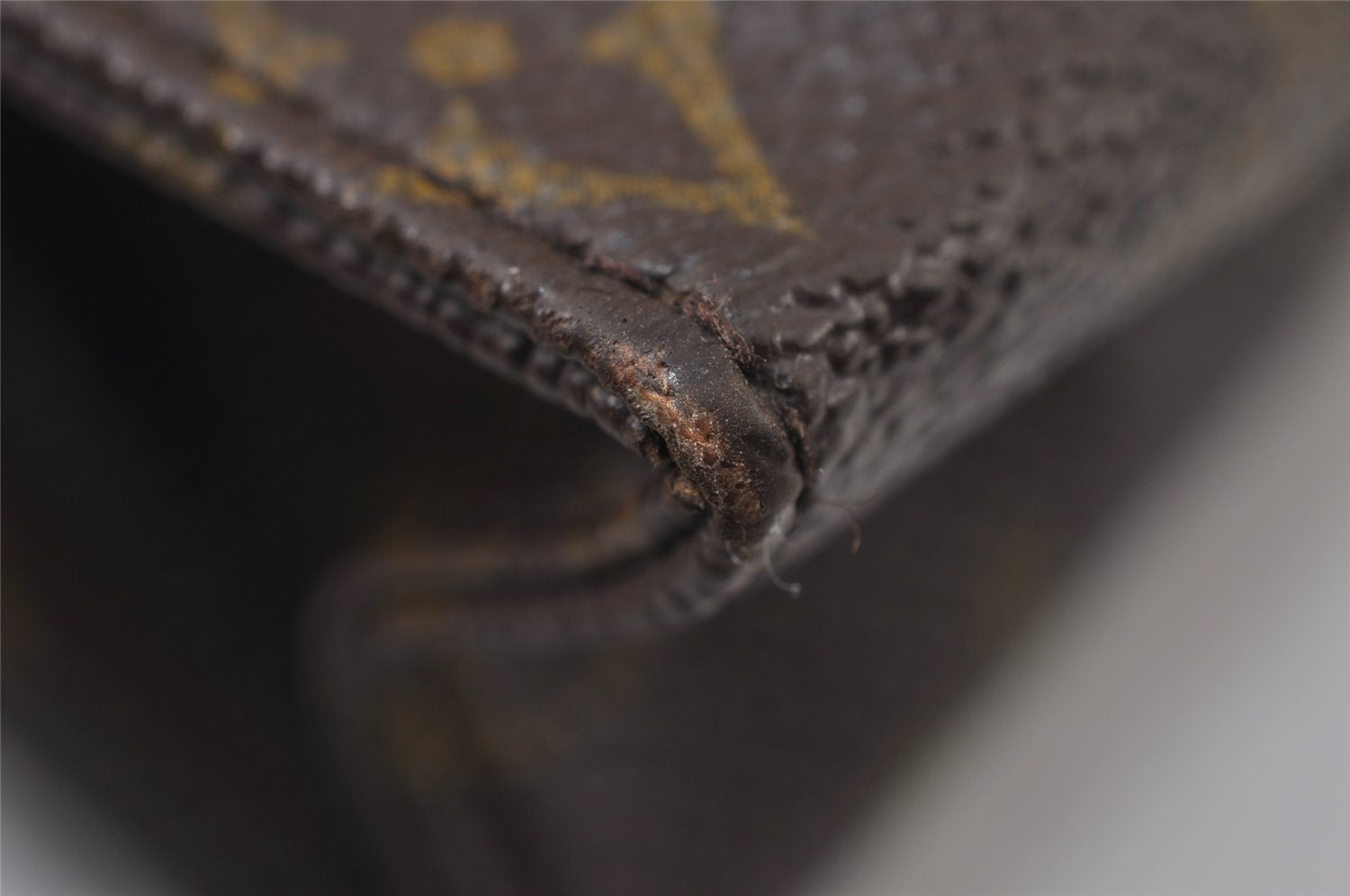 Authentic Louis Vuitton Monogram Poche Toilette 26 M47542 Cosmetics Pouch 9825I