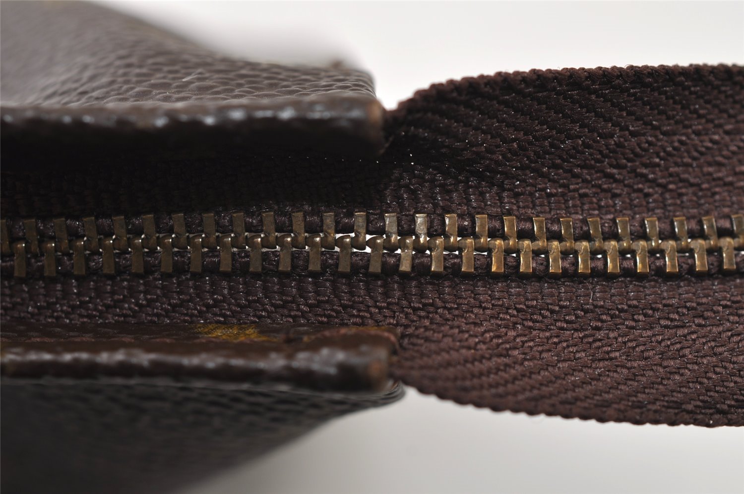 Authentic Louis Vuitton Monogram Poche Toilette 26 M47542 Cosmetics Pouch 9825I