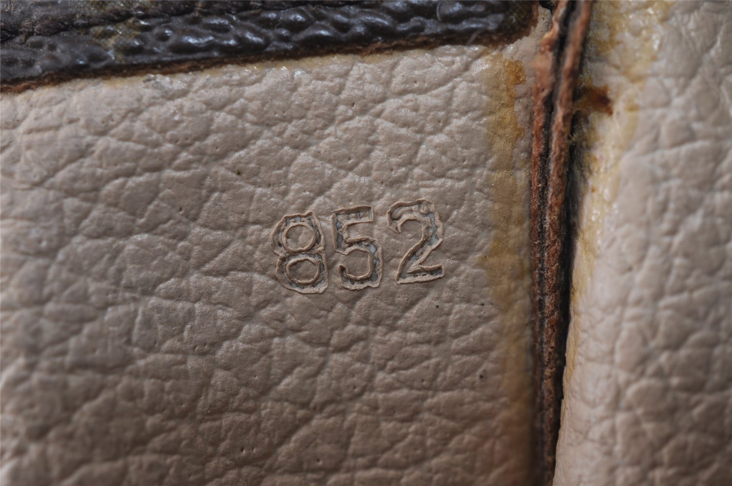 Authentic Louis Vuitton Monogram Poche Toilette 26 M47542 Cosmetics Pouch 9825I