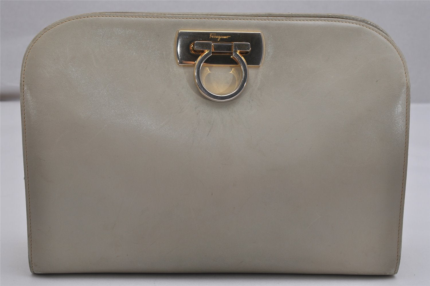 Authentic Salvatore Ferragamo Gancini Leather Shoulder Crossbody Bag White 9827J