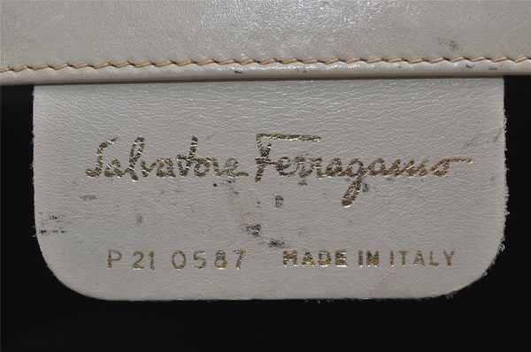 Authentic Salvatore Ferragamo Gancini Leather Shoulder Crossbody Bag White 9827J