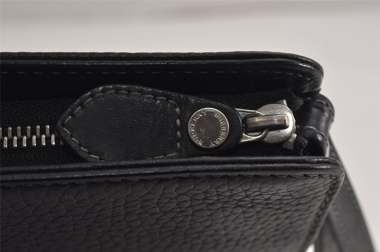 Authentic BURBERRY Vintage Leather Clutch Hand Bag Purse Black 9828J