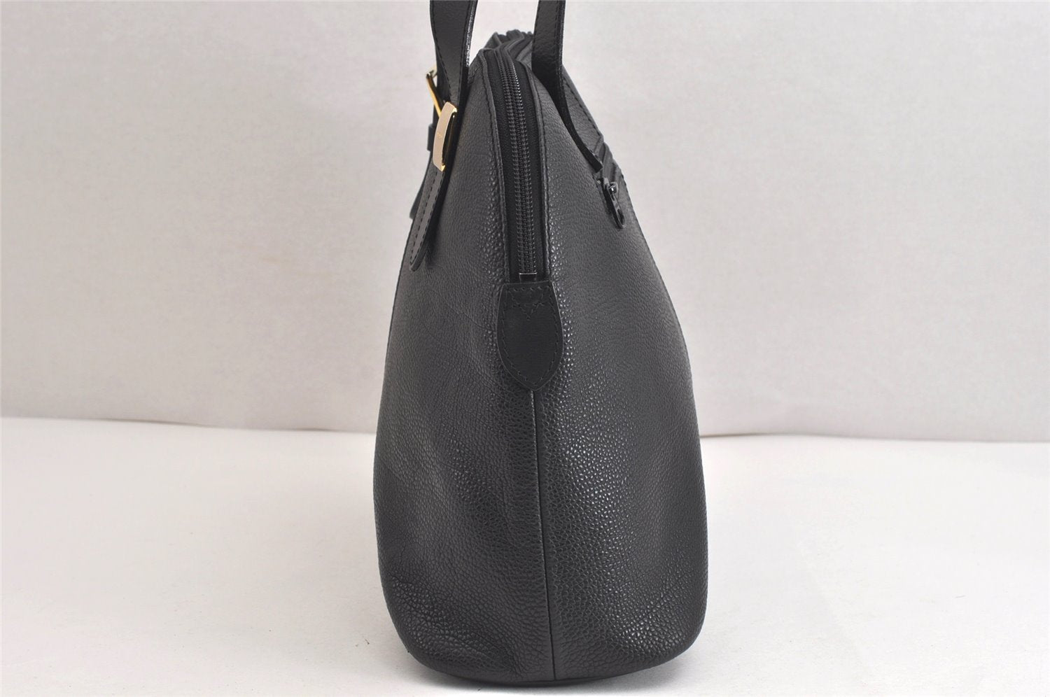 Authentic BURBERRY Vintage Leather Shoulder Hand Bag Purse Black 9829J