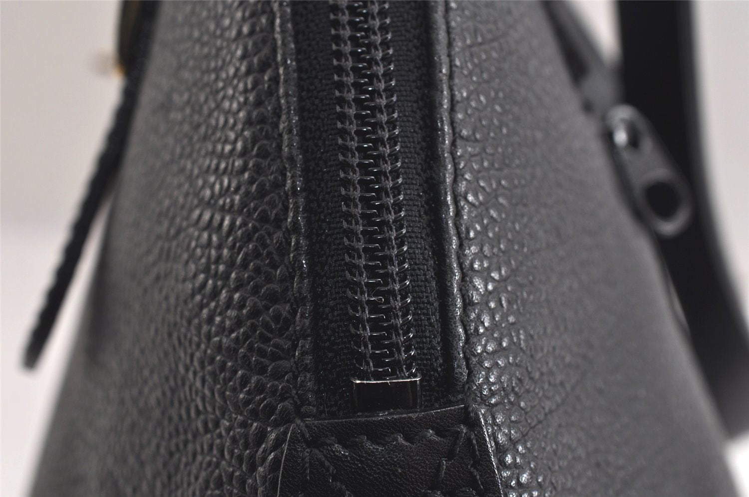 Authentic BURBERRY Vintage Leather Shoulder Hand Bag Purse Black 9829J