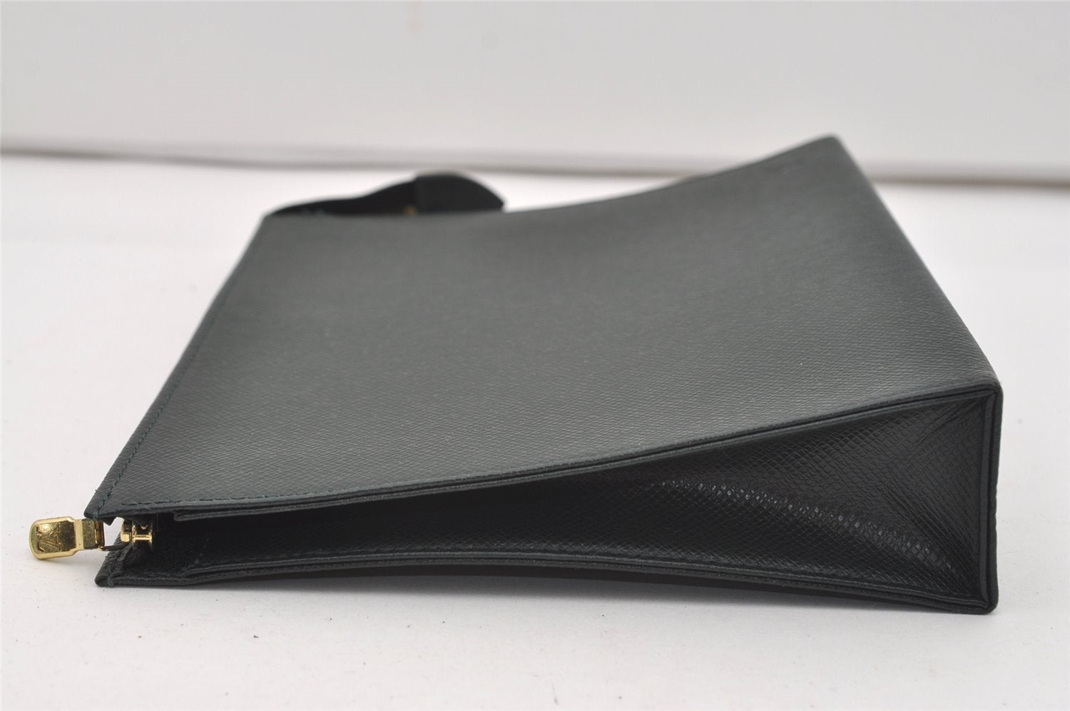 Auth Louis Vuitton Taiga Poche Toilette Cosmetics Pouch Green M99034 Junk 9830I