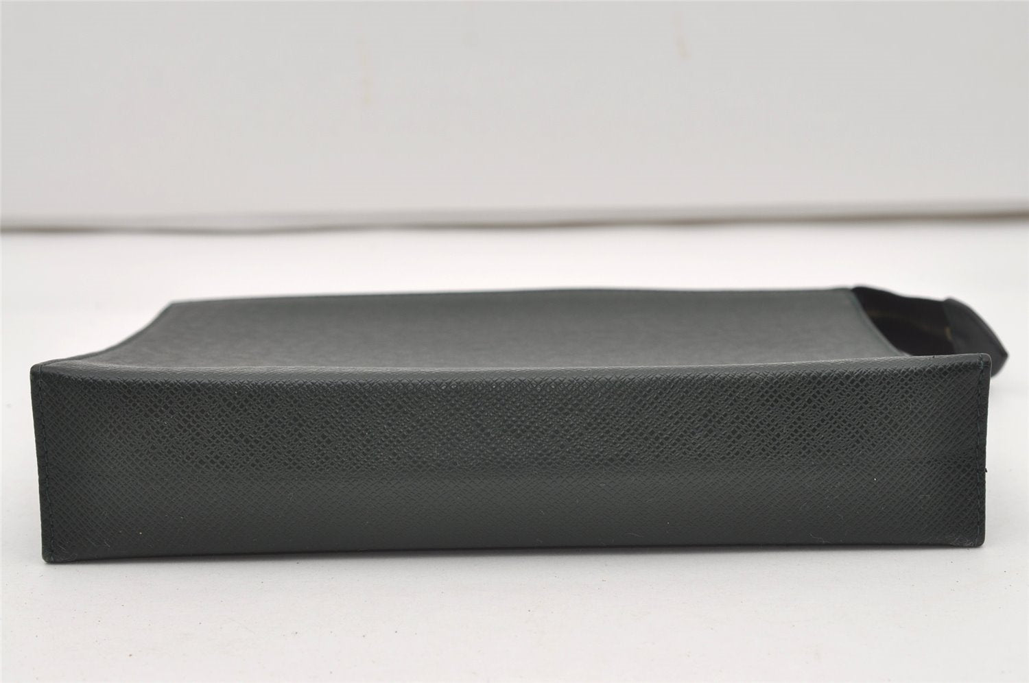 Auth Louis Vuitton Taiga Poche Toilette Cosmetics Pouch Green M99034 Junk 9830I