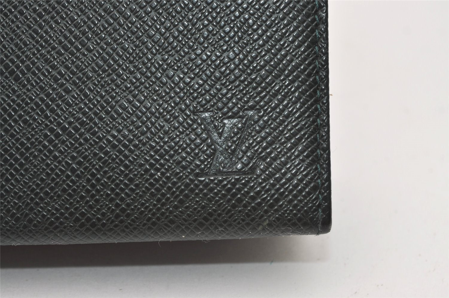 Auth Louis Vuitton Taiga Poche Toilette Cosmetics Pouch Green M99034 Junk 9830I