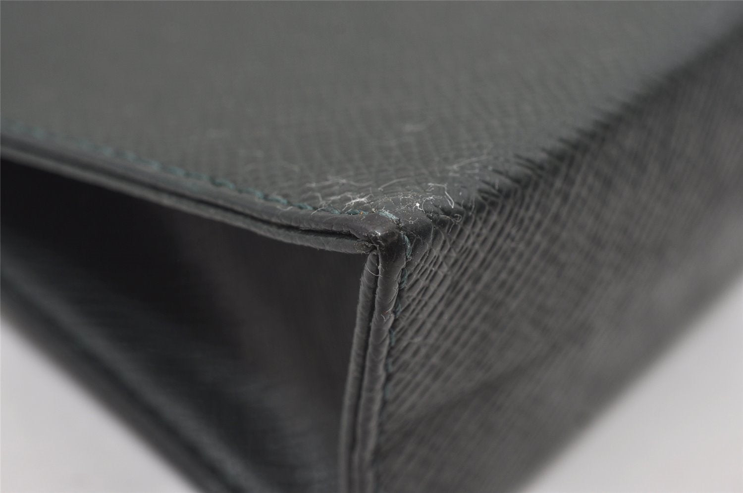 Auth Louis Vuitton Taiga Poche Toilette Cosmetics Pouch Green M99034 Junk 9830I