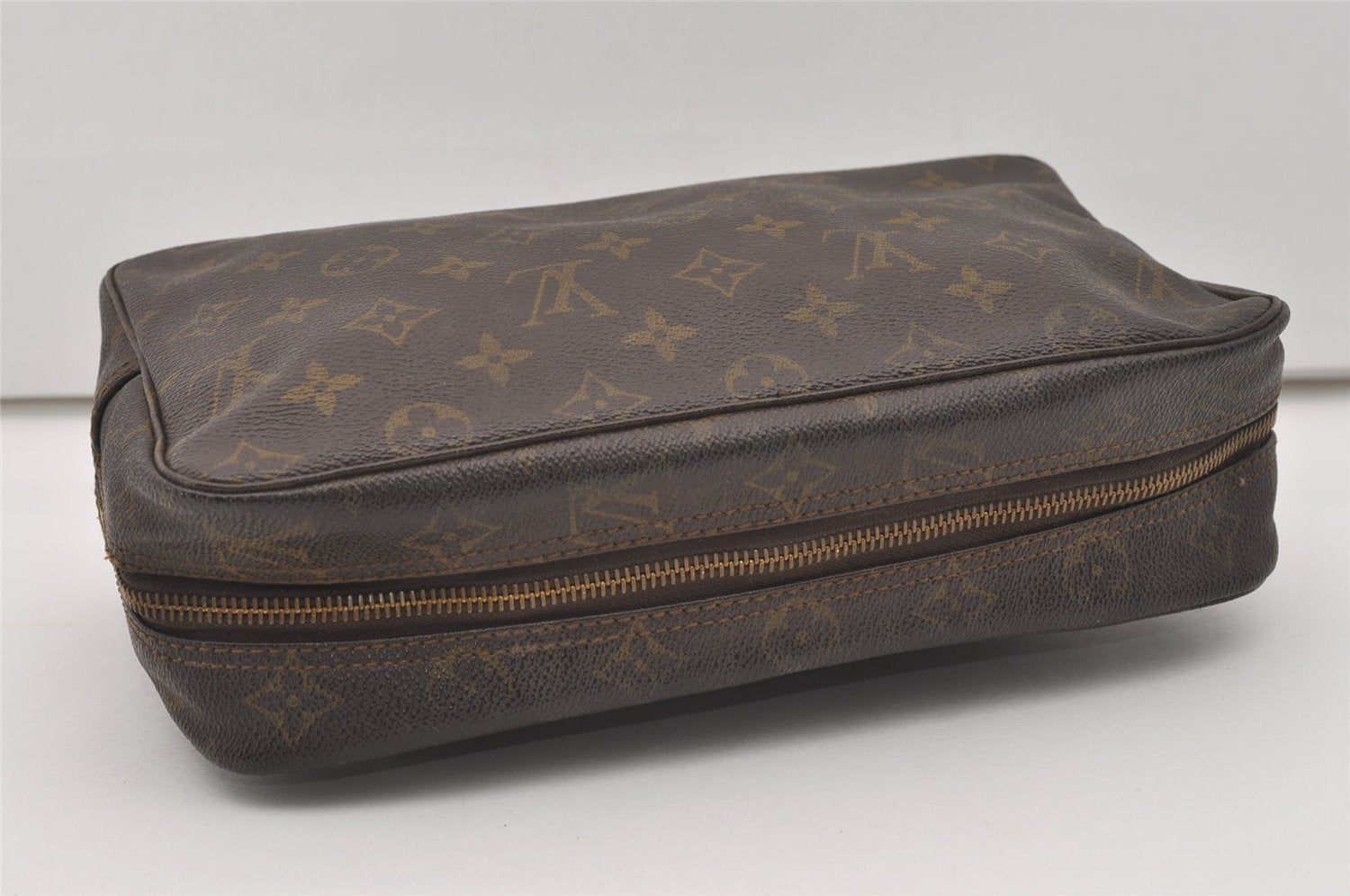 Auth Louis Vuitton Monogram Trousse Toilette 28 Clutch Hand Bag M47522 LV 9837I