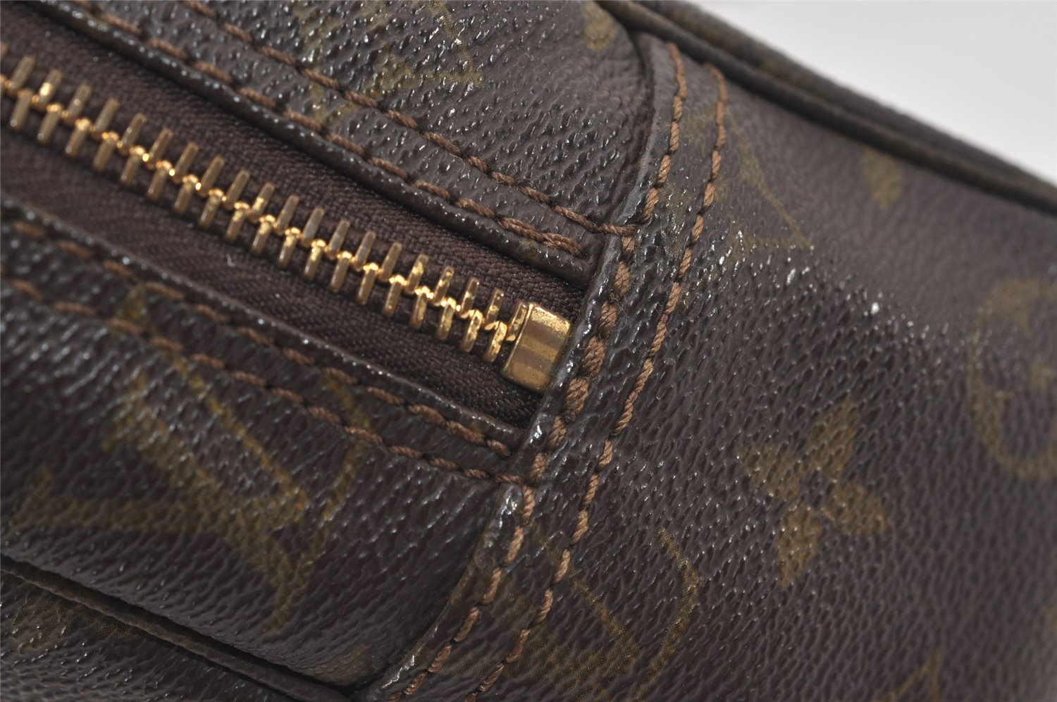 Auth Louis Vuitton Monogram Trousse Toilette 28 Clutch Hand Bag M47522 LV 9837I