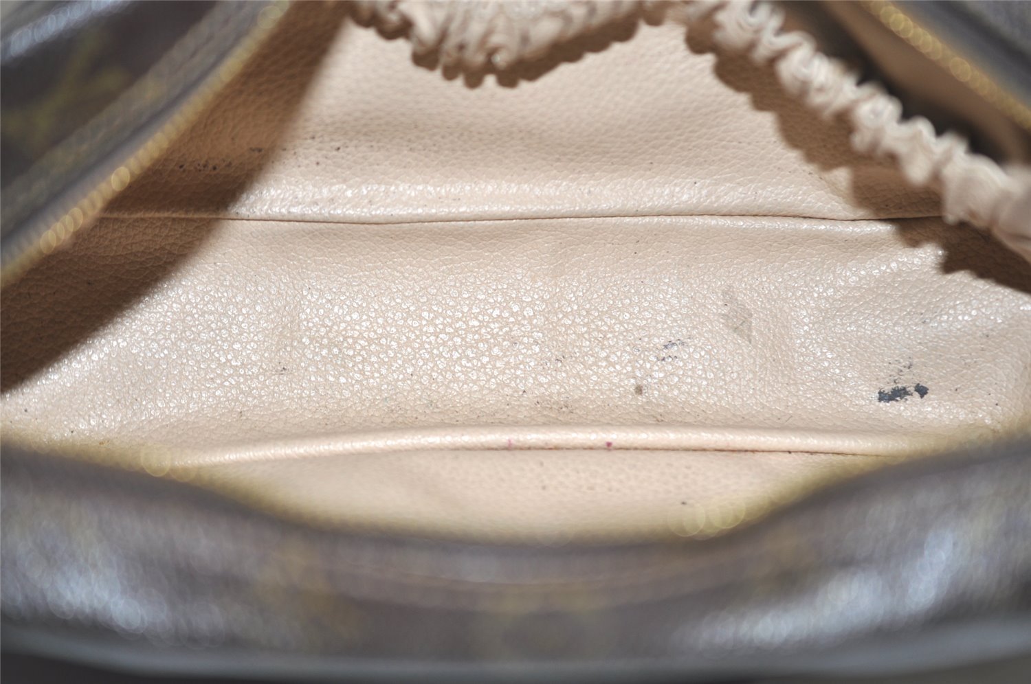 Auth Louis Vuitton Monogram Trousse Toilette 28 Clutch Hand Bag M47522 LV 9837I