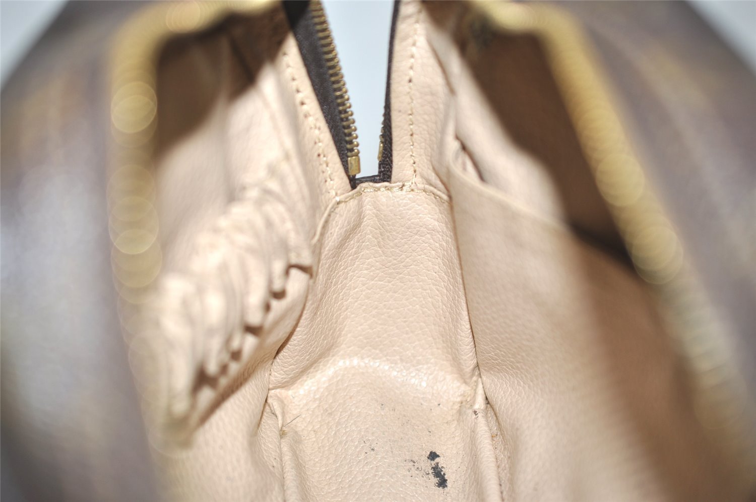 Auth Louis Vuitton Monogram Trousse Toilette 28 Clutch Hand Bag M47522 LV 9837I