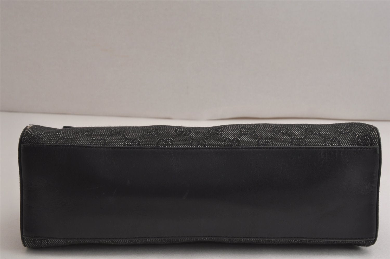 Authentic GUCCI Vintage Shoulder Bag Purse GG Canvas Leather 92697 Black 9839J