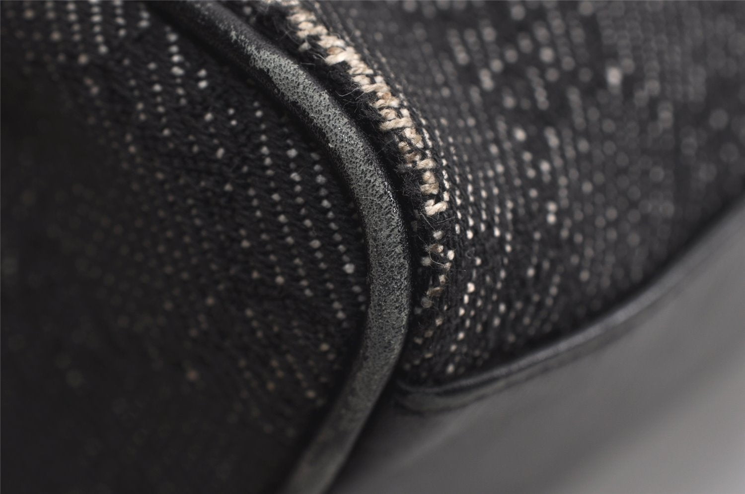 Authentic GUCCI Vintage Shoulder Bag Purse GG Canvas Leather 92697 Black 9839J