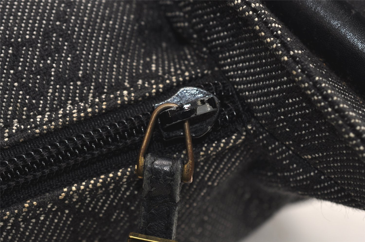 Authentic GUCCI Vintage Shoulder Bag Purse GG Canvas Leather 92697 Black 9839J